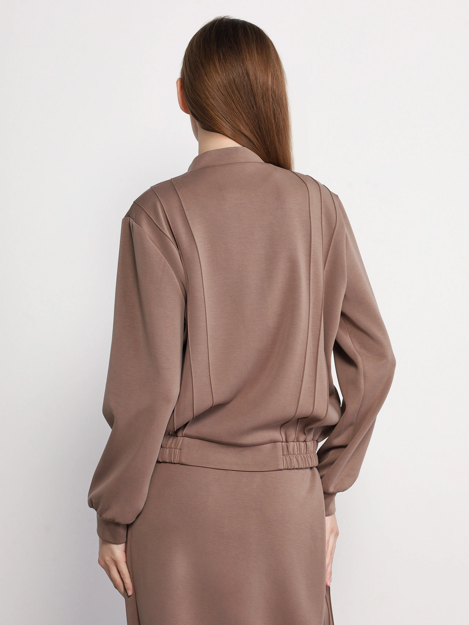 Жакет трикотажный бежевого цвета прямого кроя